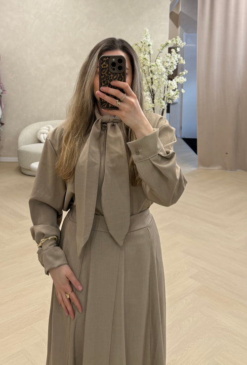 AMIRA SET